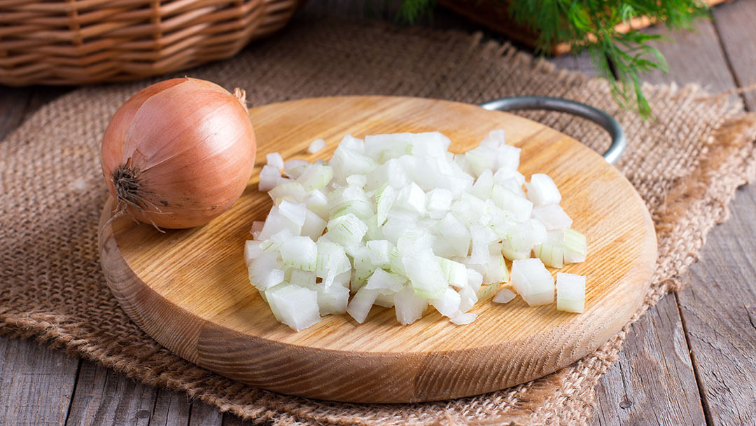 can dogs eat onions symptoms