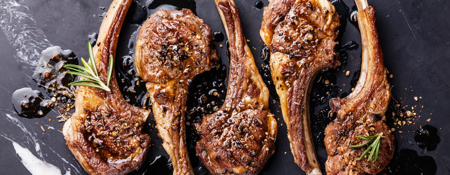 are cooked lamb bones safe for dogs