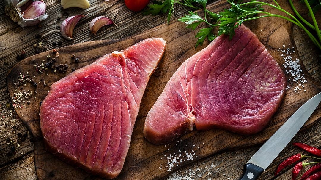 Can Dogs Eat Tuna? When Can Tuna Be Dangerous? - Purina
