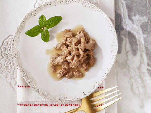 Gourmet Mon Petit meal served on a plate